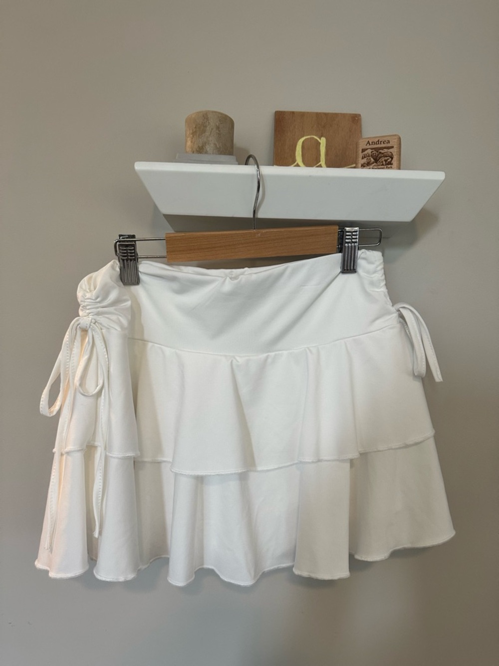 Women’s White Tiered Ruffle Mini Skirt